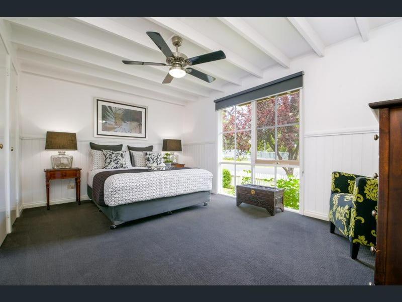 Creek Cottage Bed And Breakfast Traralgon Exterior photo