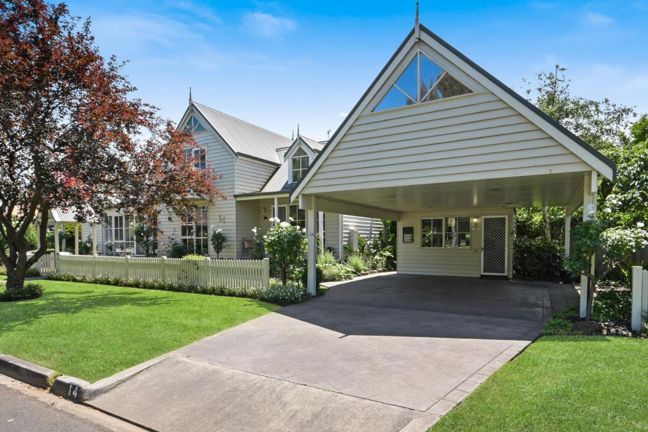 Creek Cottage Bed And Breakfast Traralgon Exterior photo