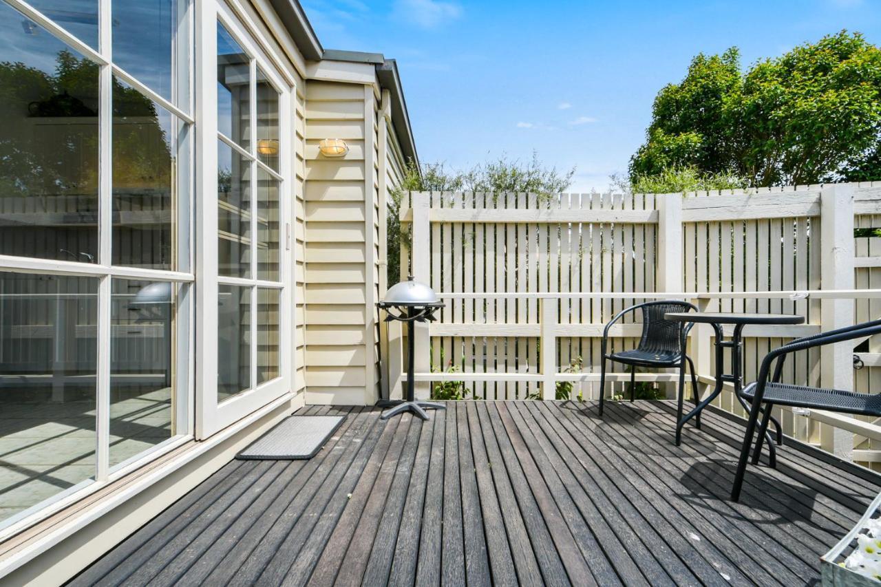 Creek Cottage Bed And Breakfast Traralgon Exterior photo