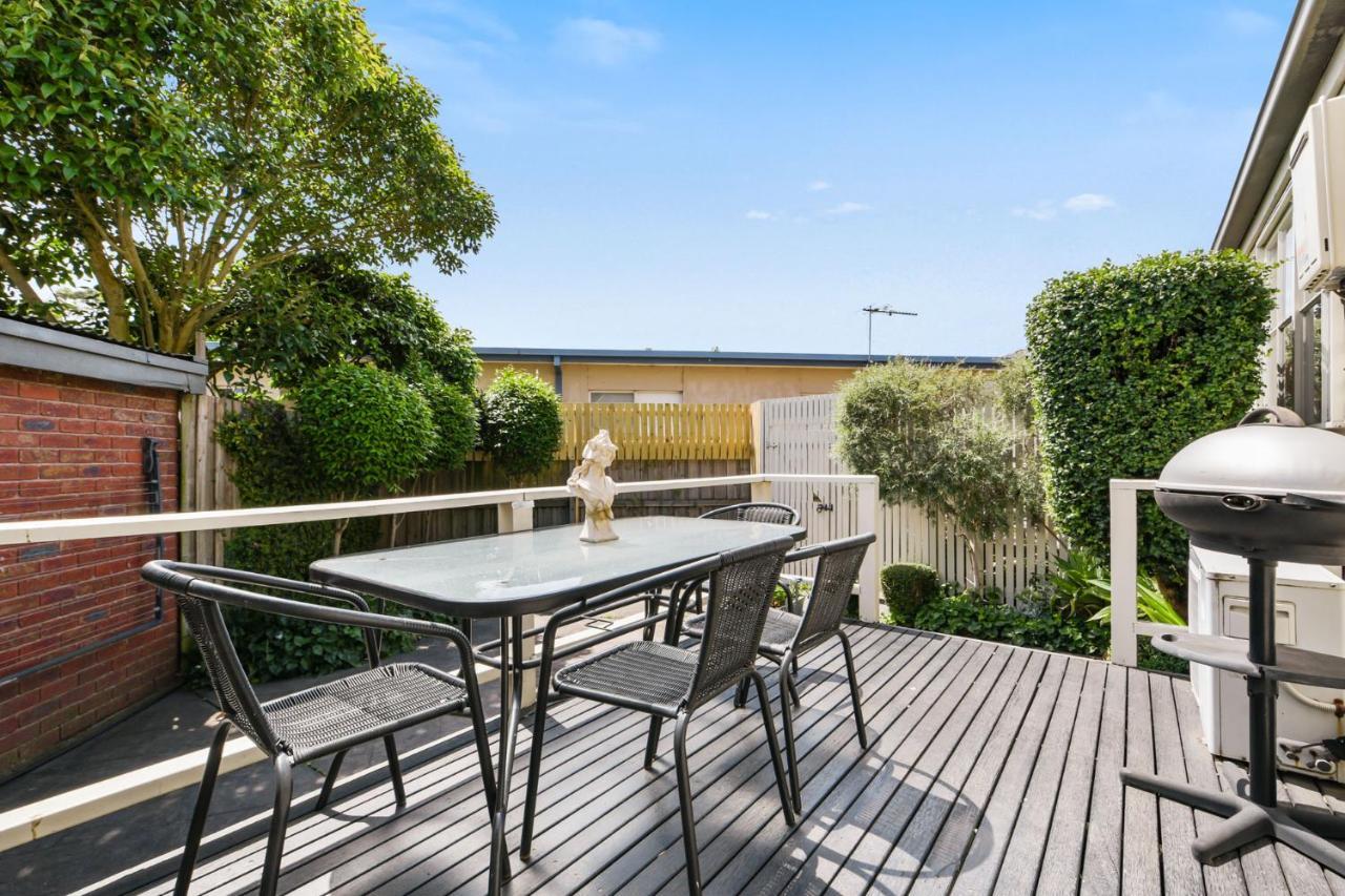 Creek Cottage Bed And Breakfast Traralgon Exterior photo