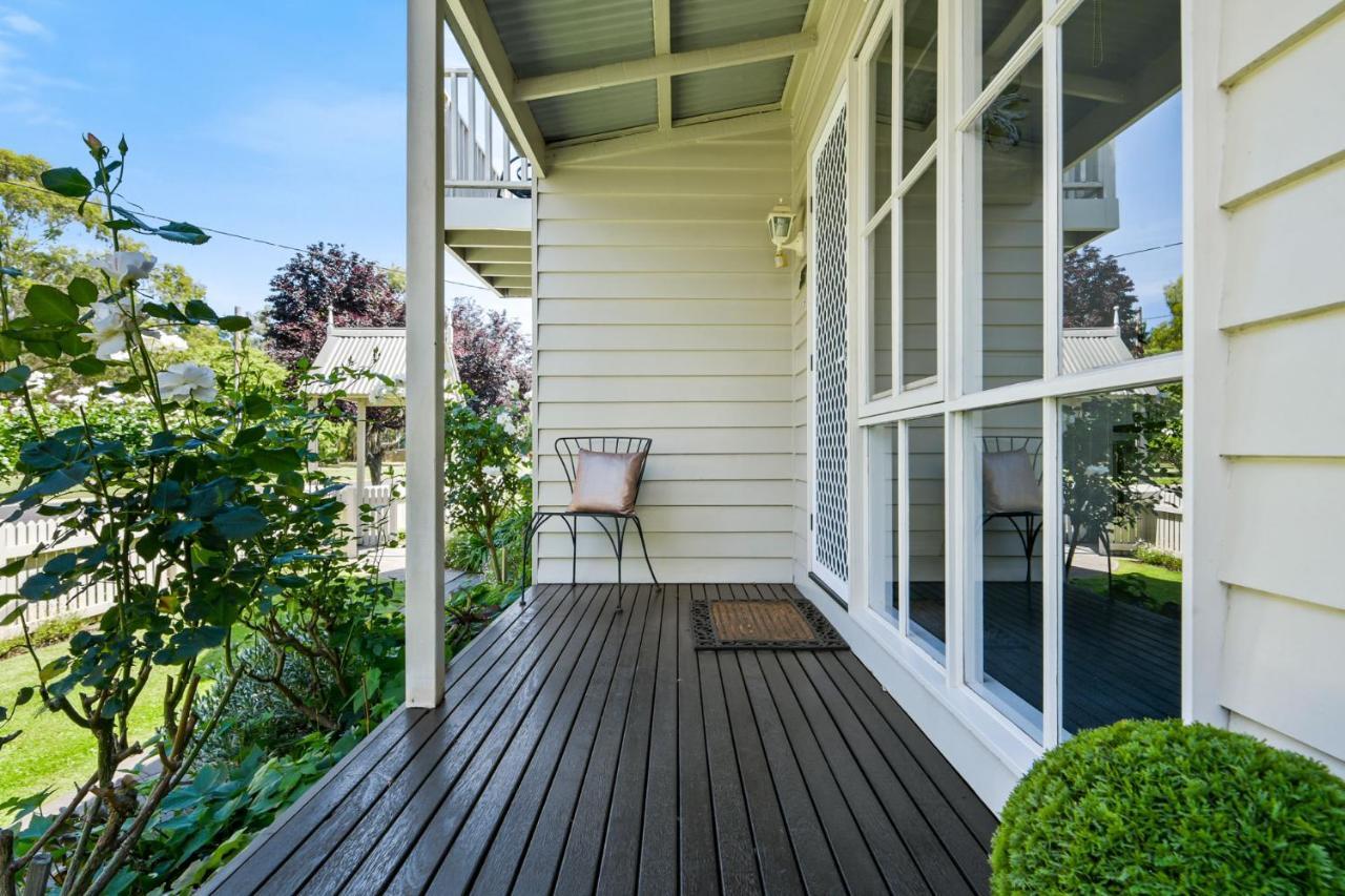 Creek Cottage Bed And Breakfast Traralgon Exterior photo