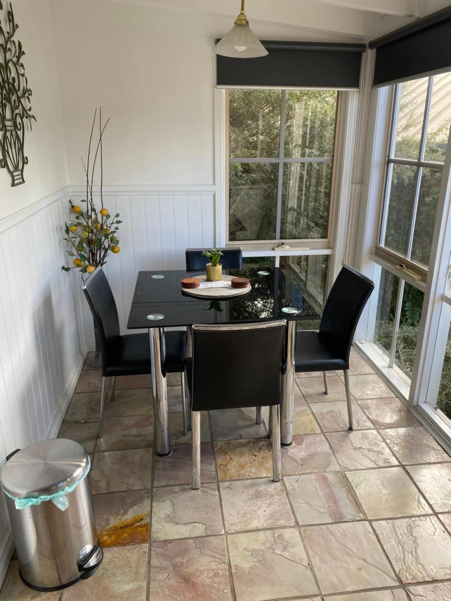 Creek Cottage Bed And Breakfast Traralgon Exterior photo